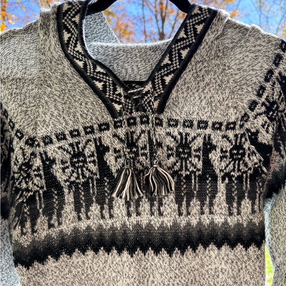 Elegant Black White and Gray Women's Sweater - Picture 3 of 8